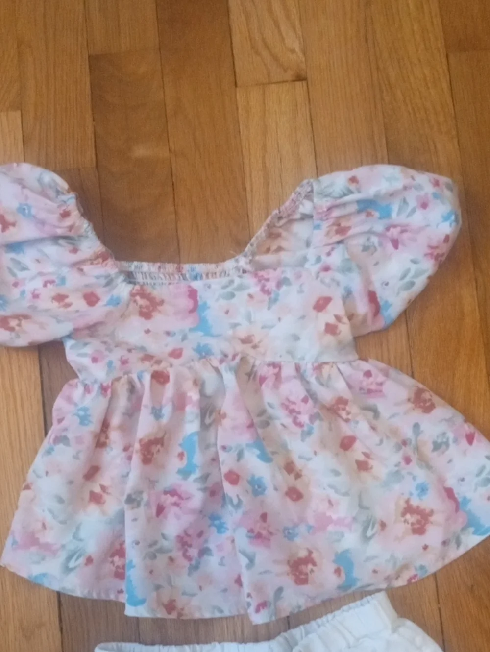 girl 5 white shorts with trim accent, flower top
